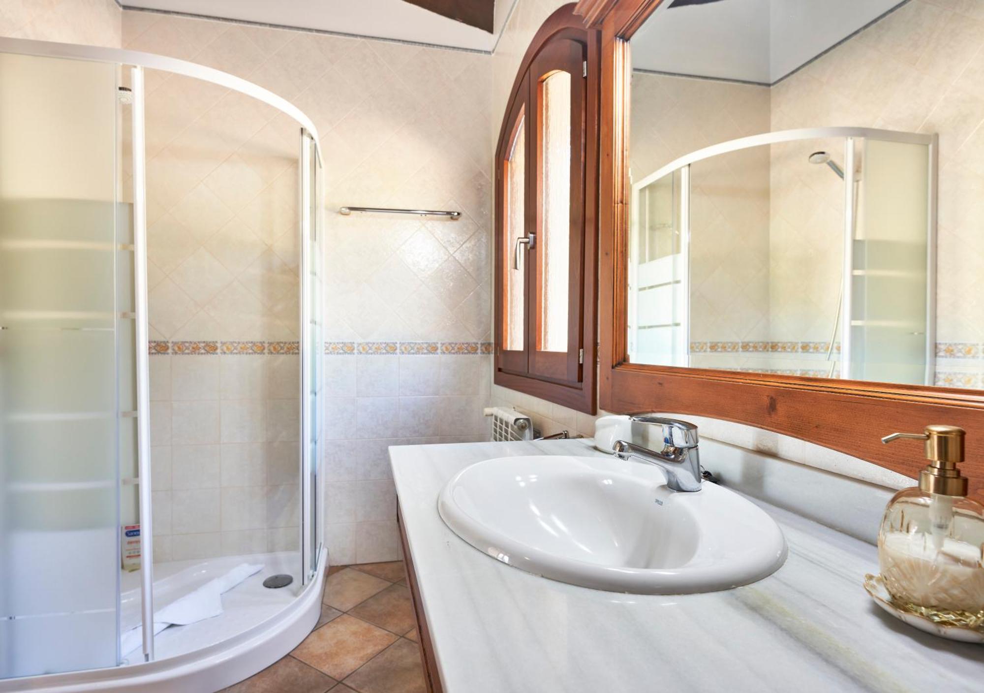 Quiet In With Amazing Pool, Paddle Court And Garden * Buger