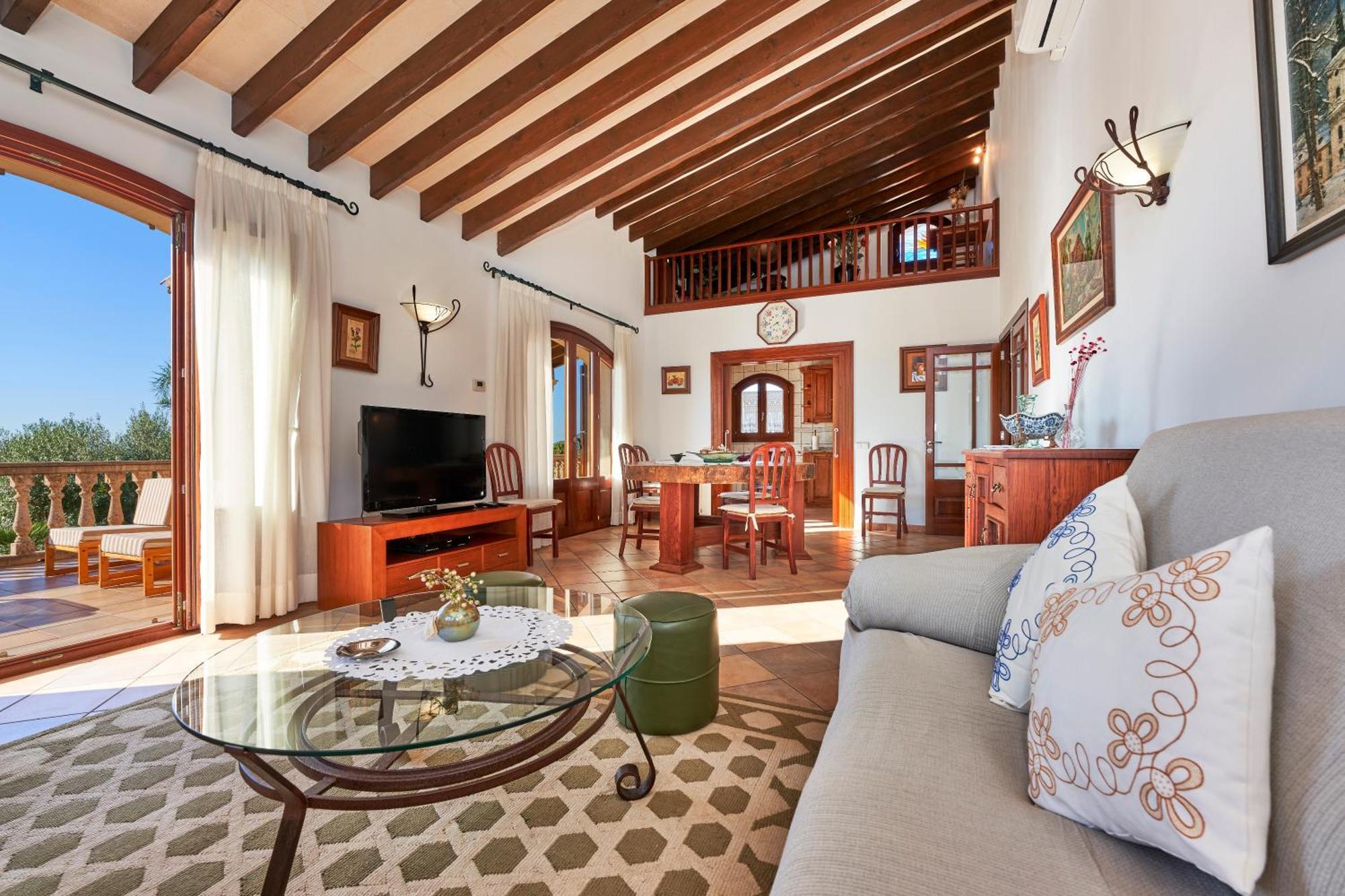 Quiet In With Amazing Pool, Paddle Court And Garden Buger