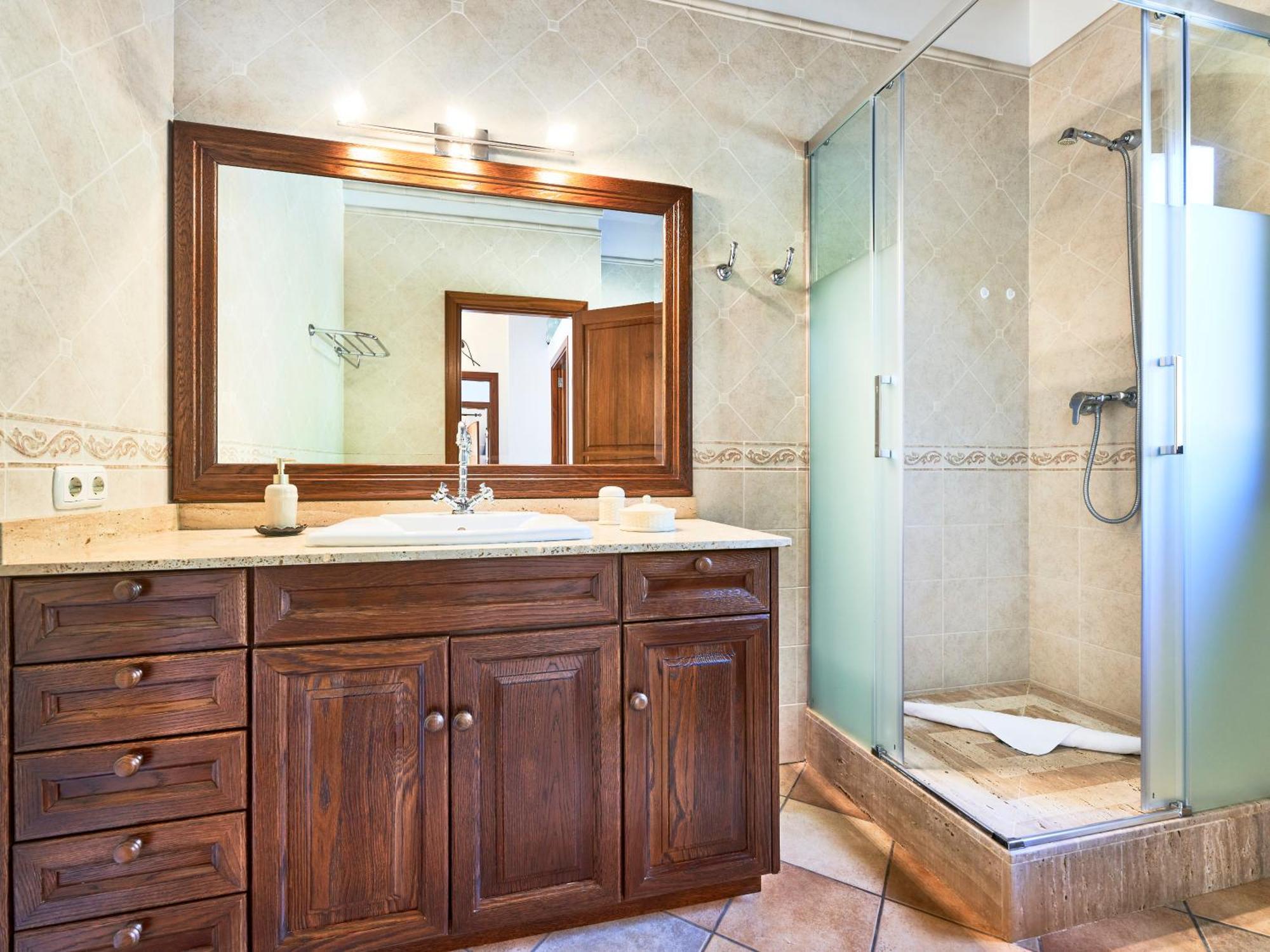 Quiet In With Amazing Pool, Paddle Court And Garden * Buger