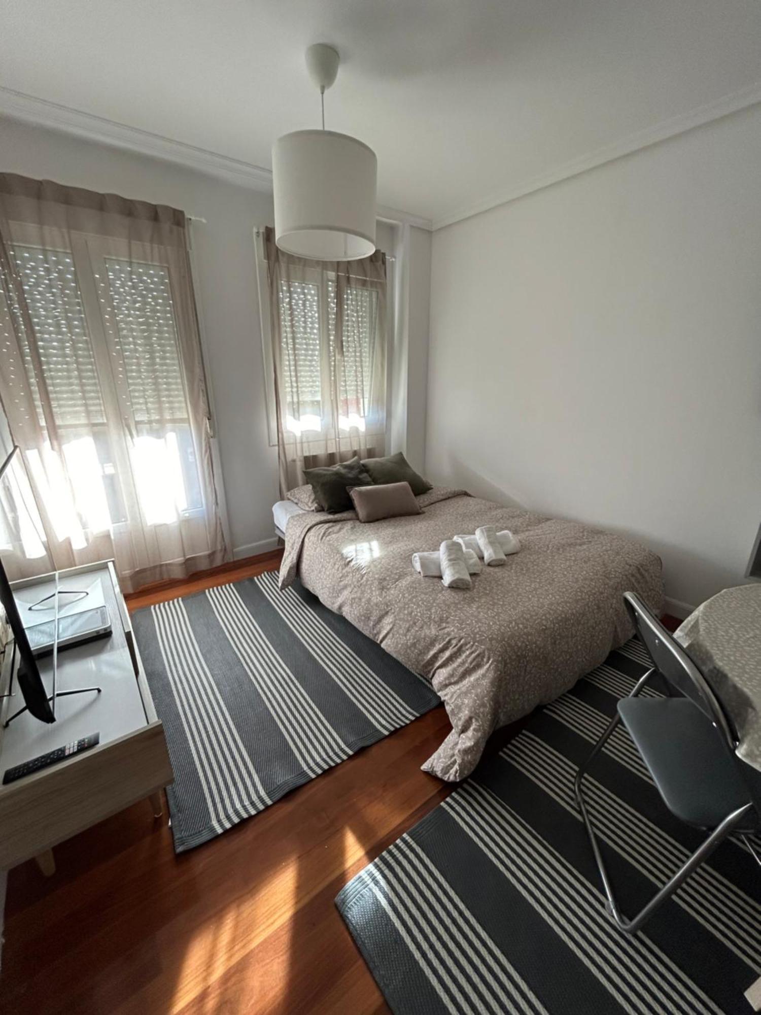 C12a01 Coqueto Con Piscina Y Garaje Apartamento Suances