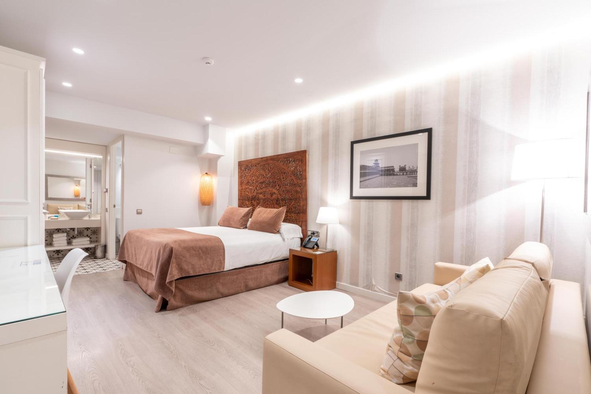 Serennia Fira Gran Via Exclusive Hotel