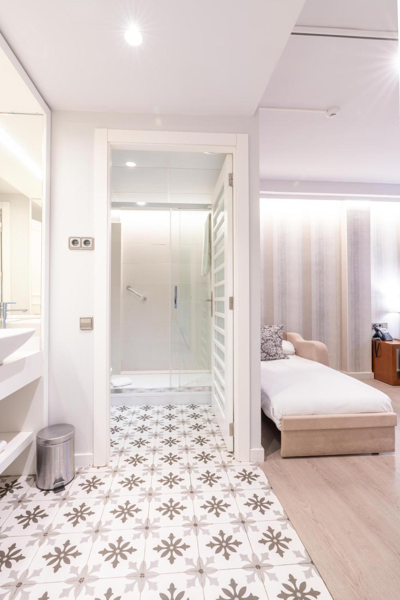 Serennia Fira Gran Via Exclusive Hotel 2*