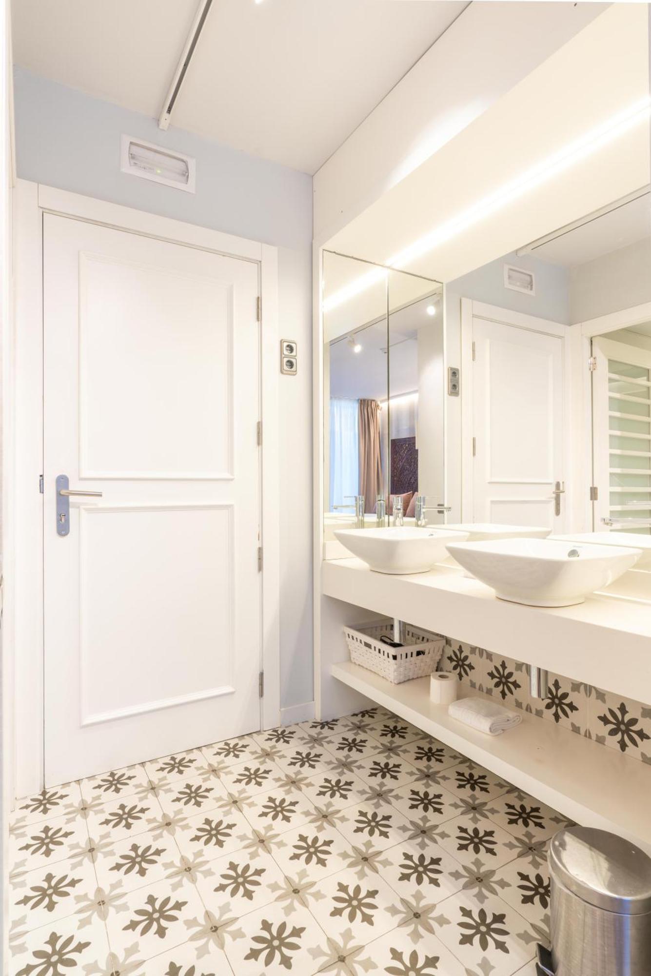 Serennia Fira Gran Via Exclusive Hotel