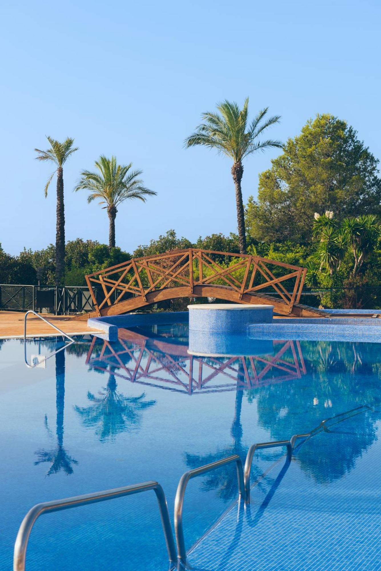 Pierre & Bonavista De Bonmont Hotel 3*