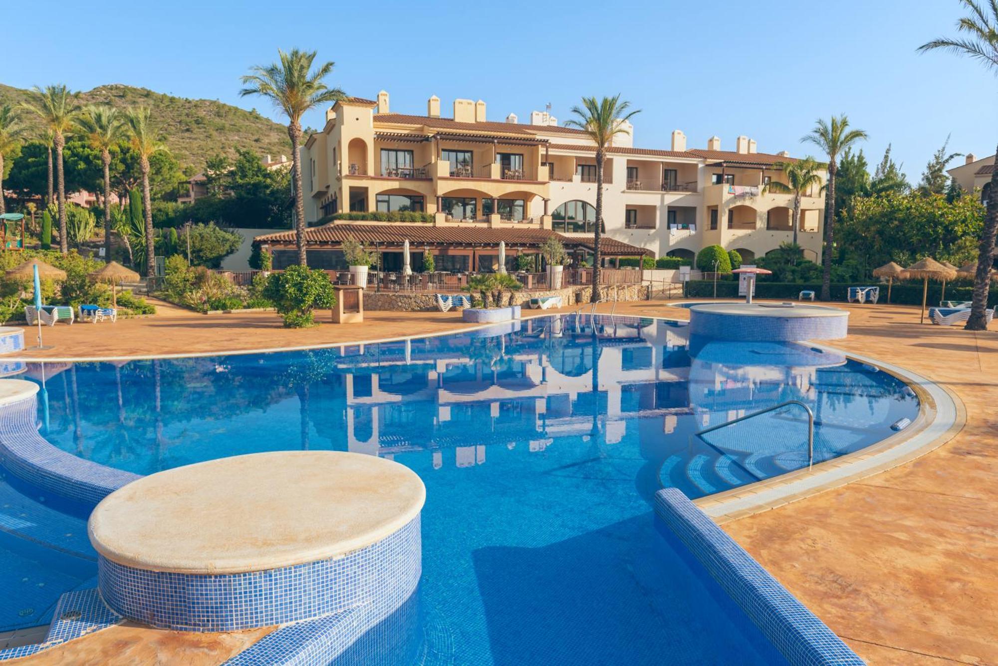 Pierre & Bonavista De Bonmont Hotel 3*