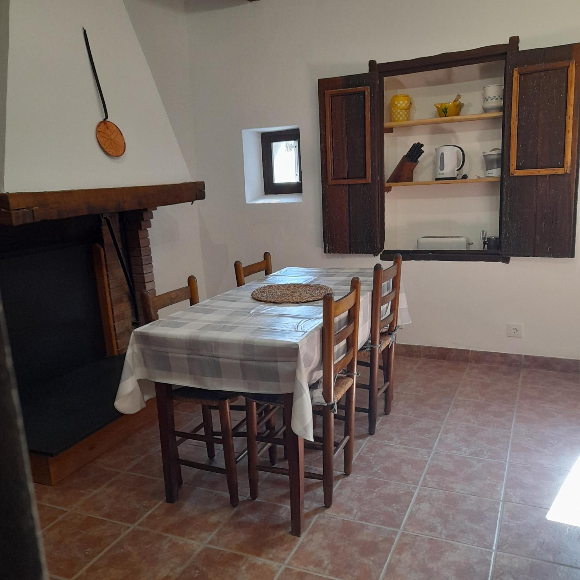 Mas Puig De Baix With Private Pool And Gardens Holiday home *