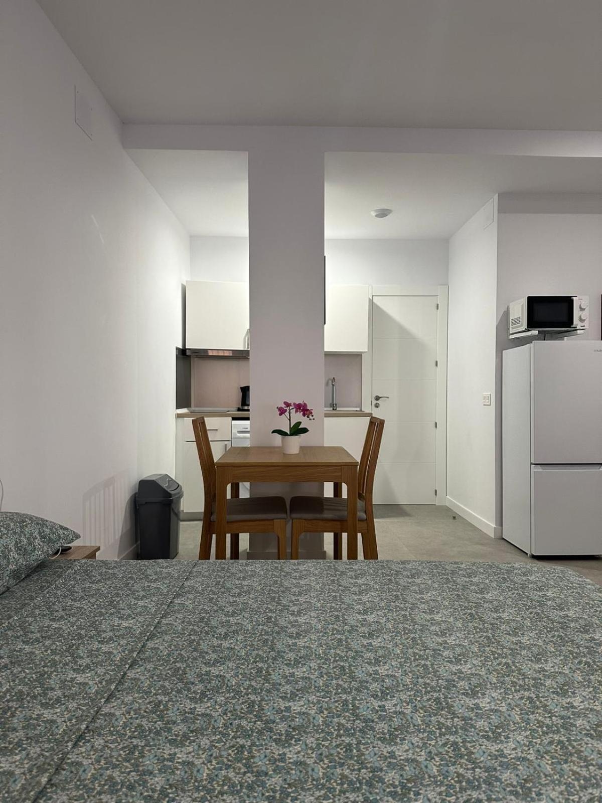 Fantastico Piso A 5 Minutos De La Estacion De Bus Y Tren A Metros De La Playa Apartment Malaga