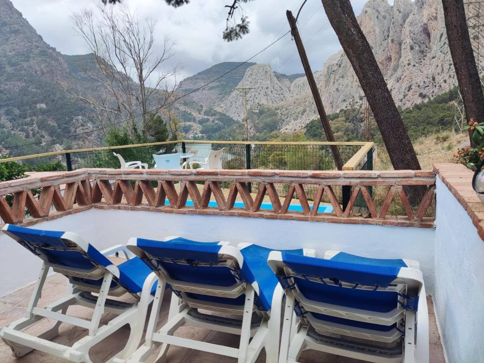 Refugio De *