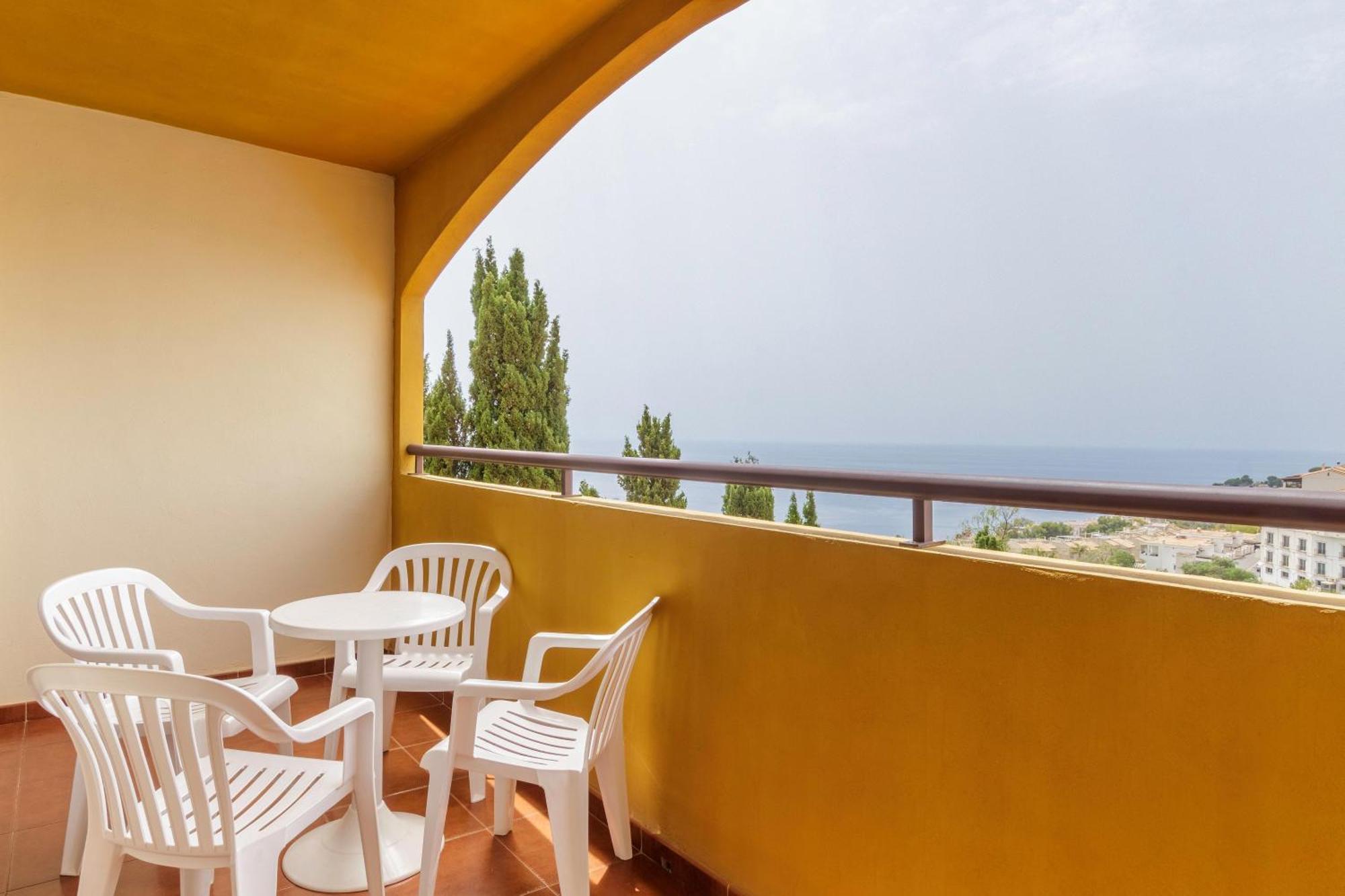 Aparthotel Alcazar La Herradura (Granada)