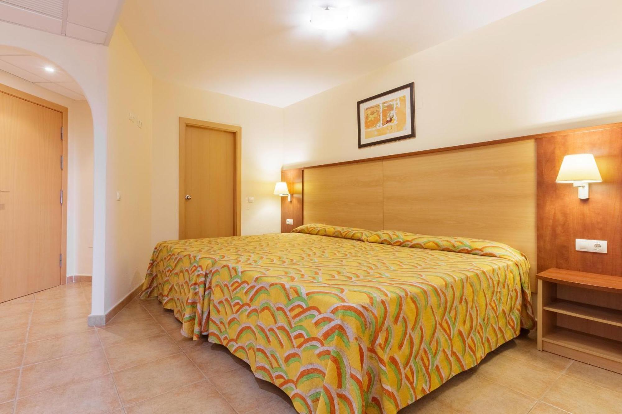 Aparthotel Alcazar *