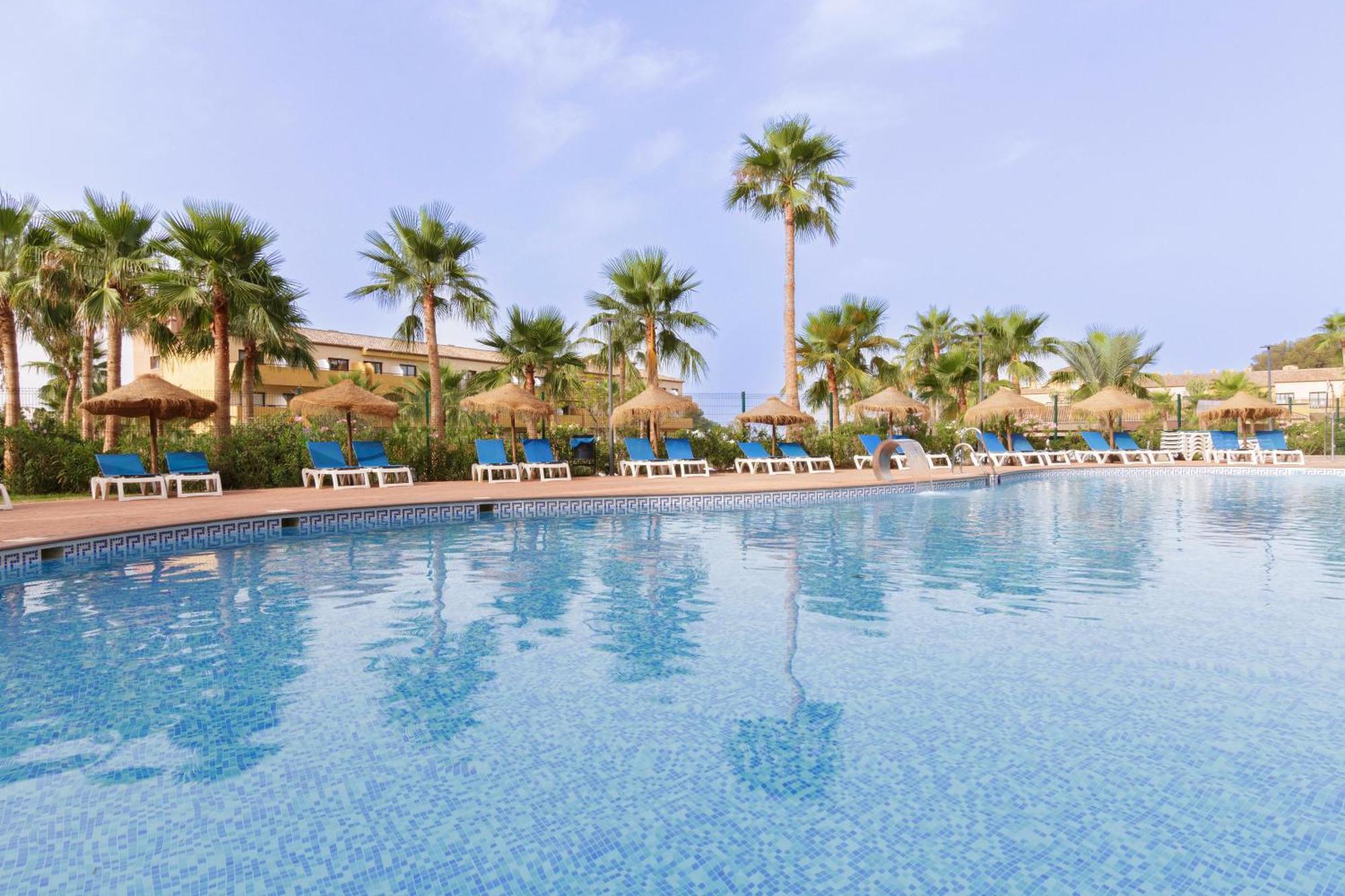 Aparthotel Alcazar *