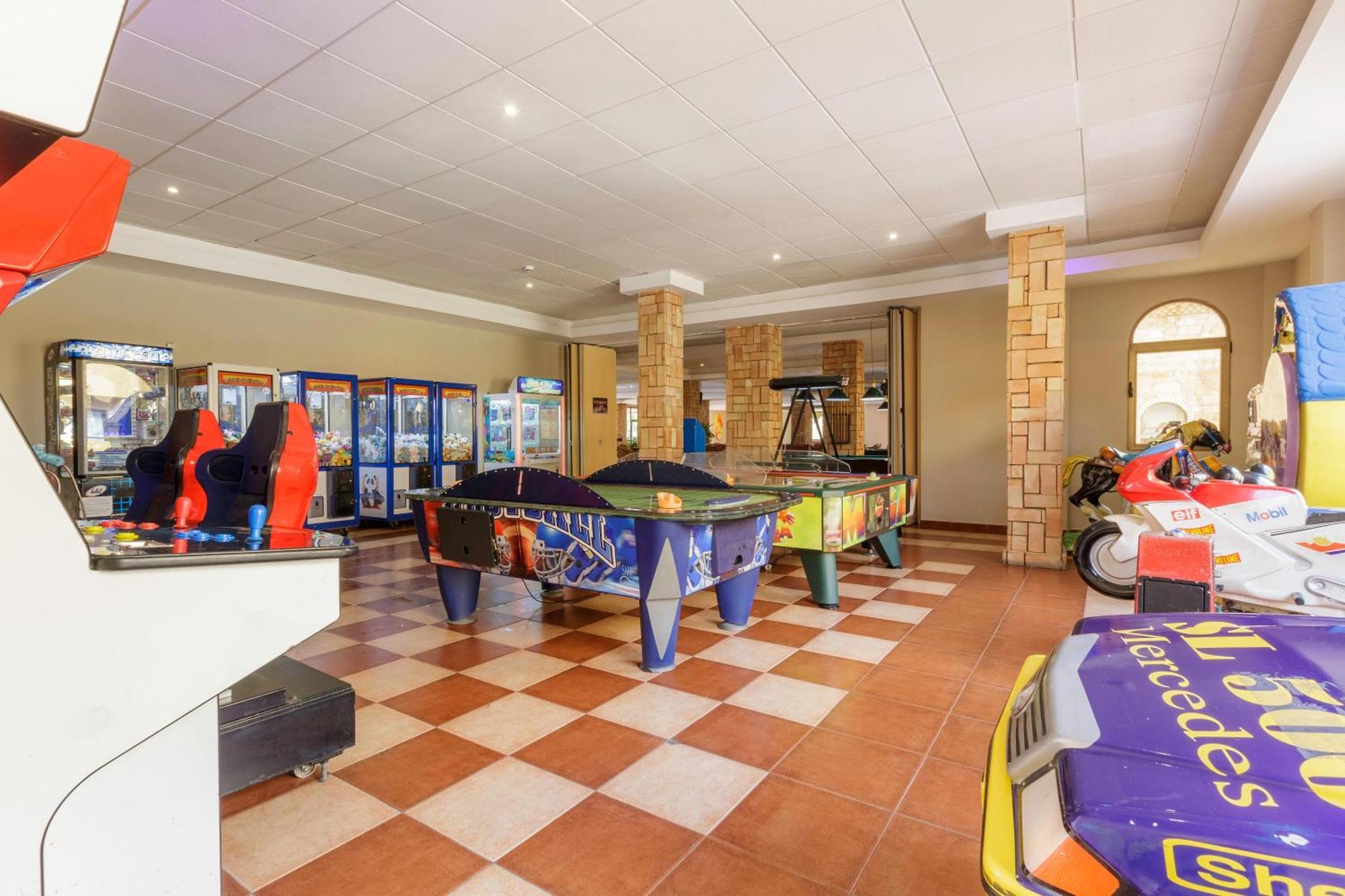 Alcazar Aparthotel