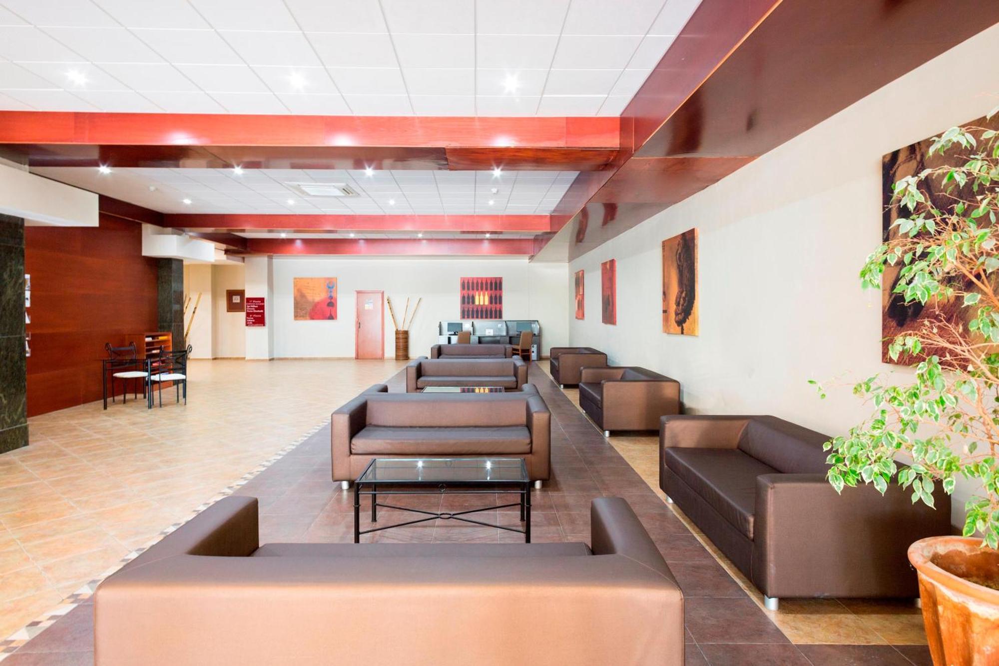 Aparthotel Alcazar *