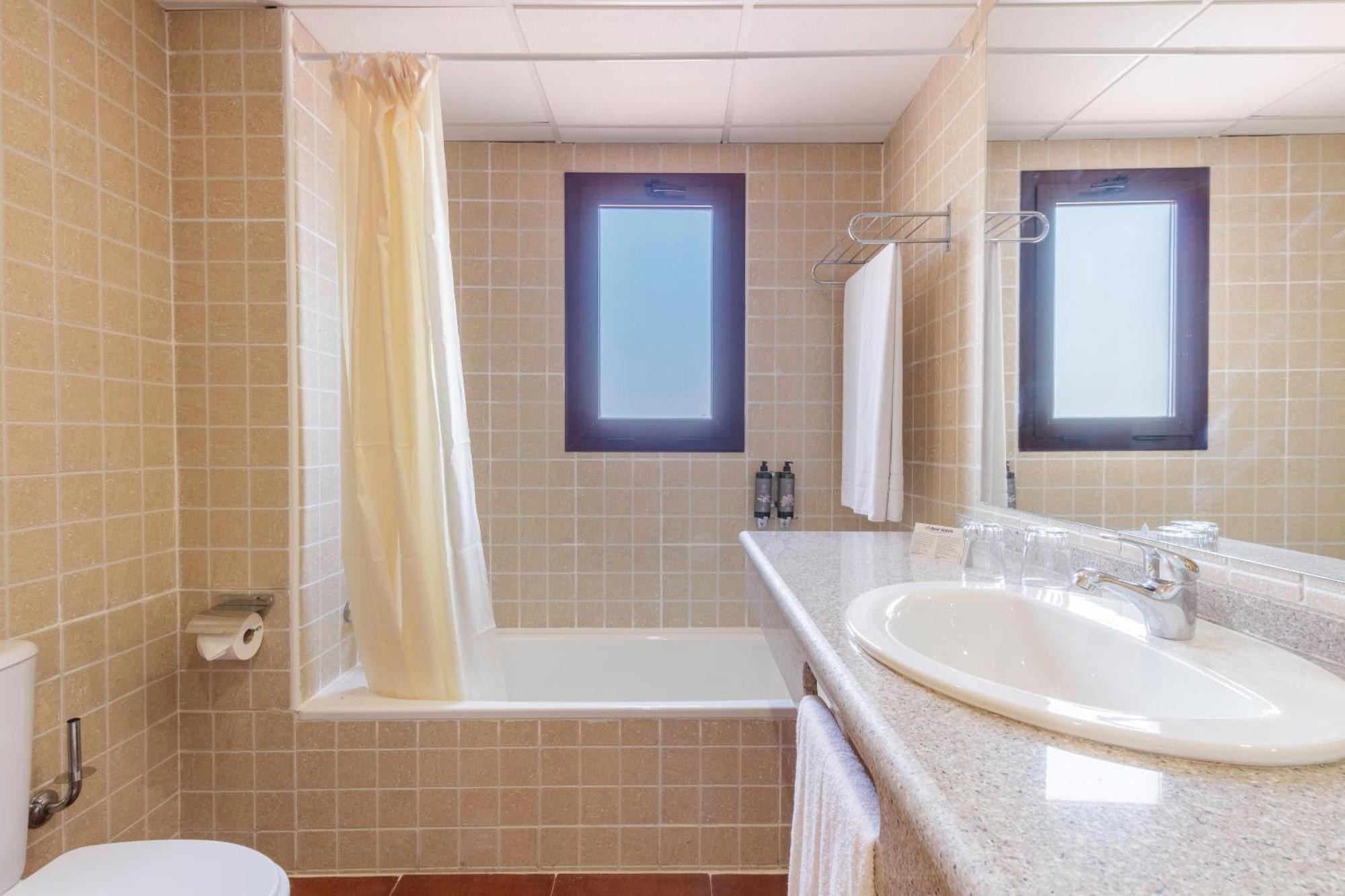 Alcazar Aparthotel *