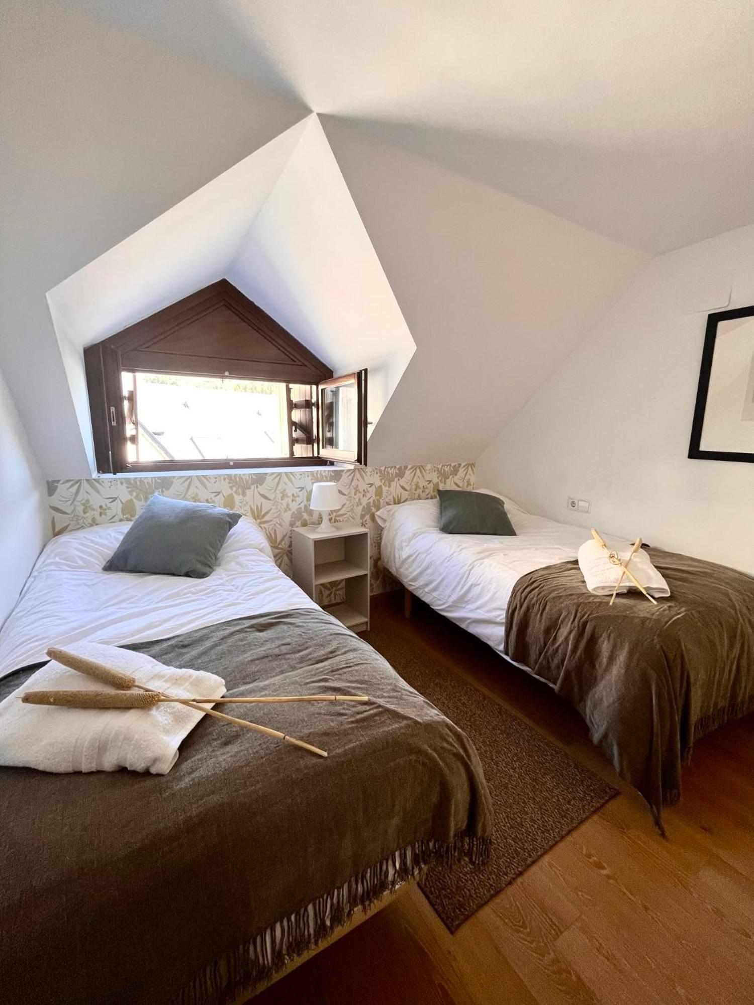 El Cuchi De Tril, Céntrico, Wifi, Ascensor Y Garaje Apartamento Sallent de Gállego