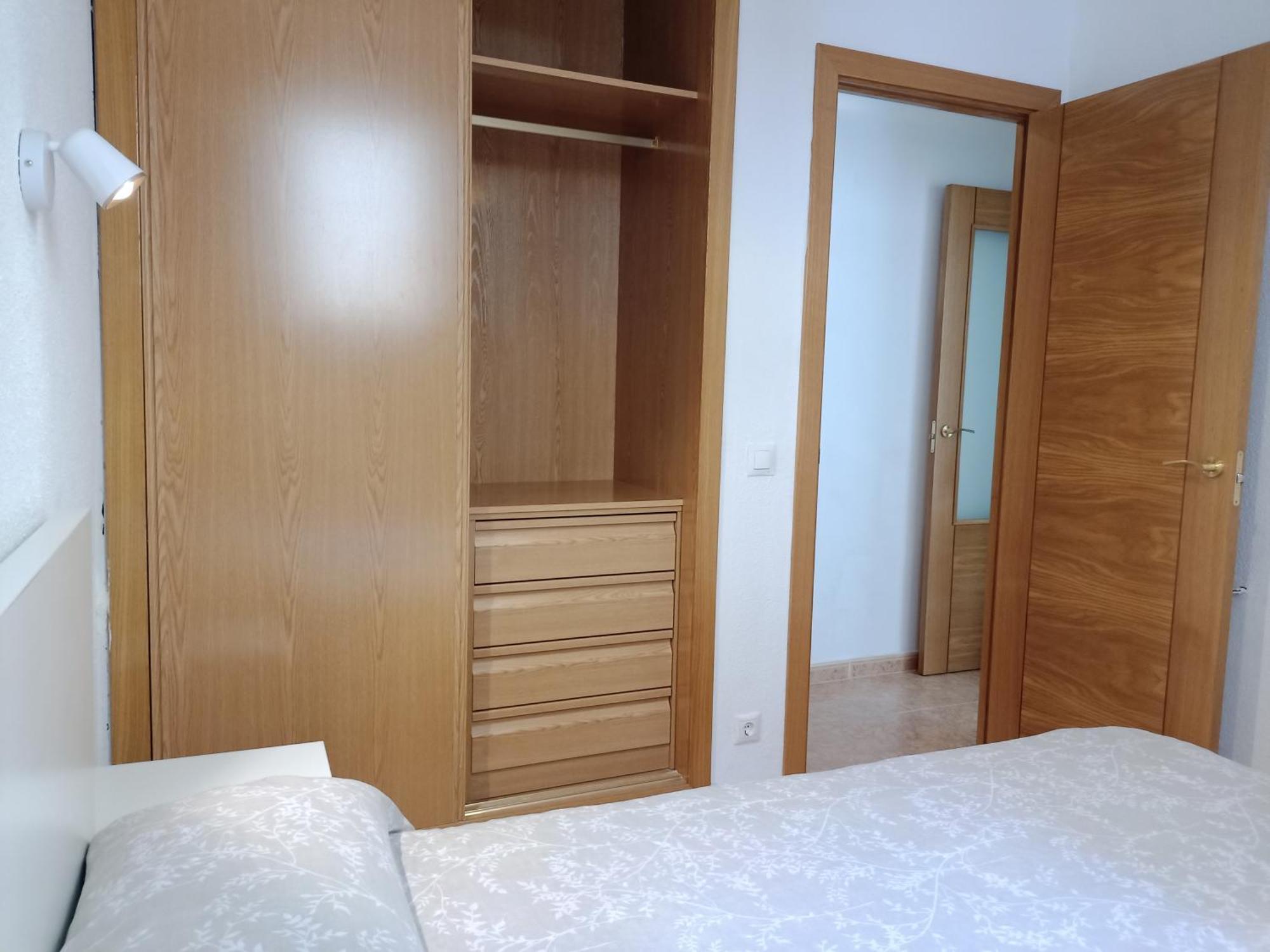Piso de 2 dormitorios Madrid Centro Gran Vía - Plaza de España, el salón y 2 dormitorios tienen aire Apartamento