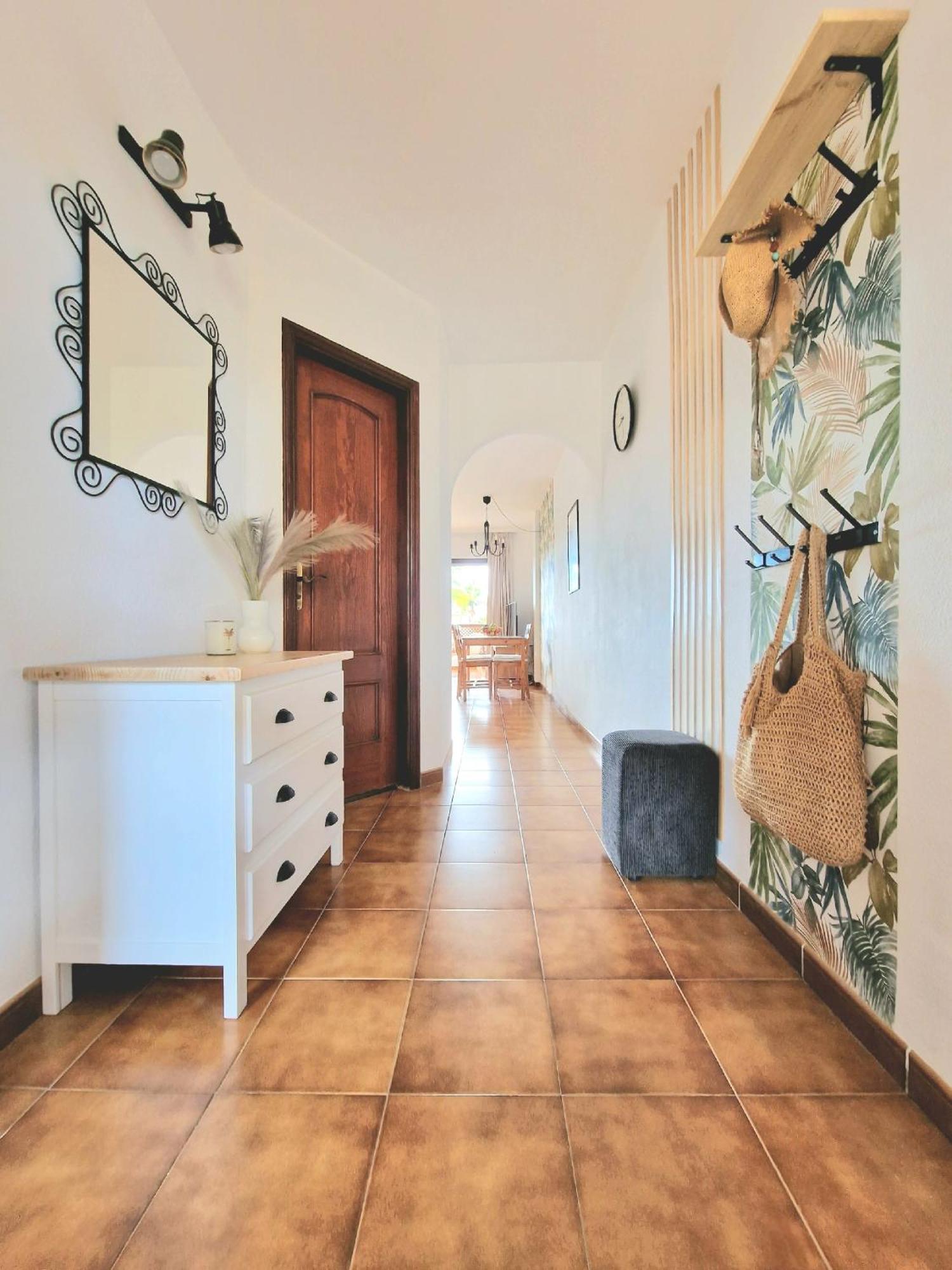 Strelitzia - Ocean View & Heated Pool San Miguel de Abona