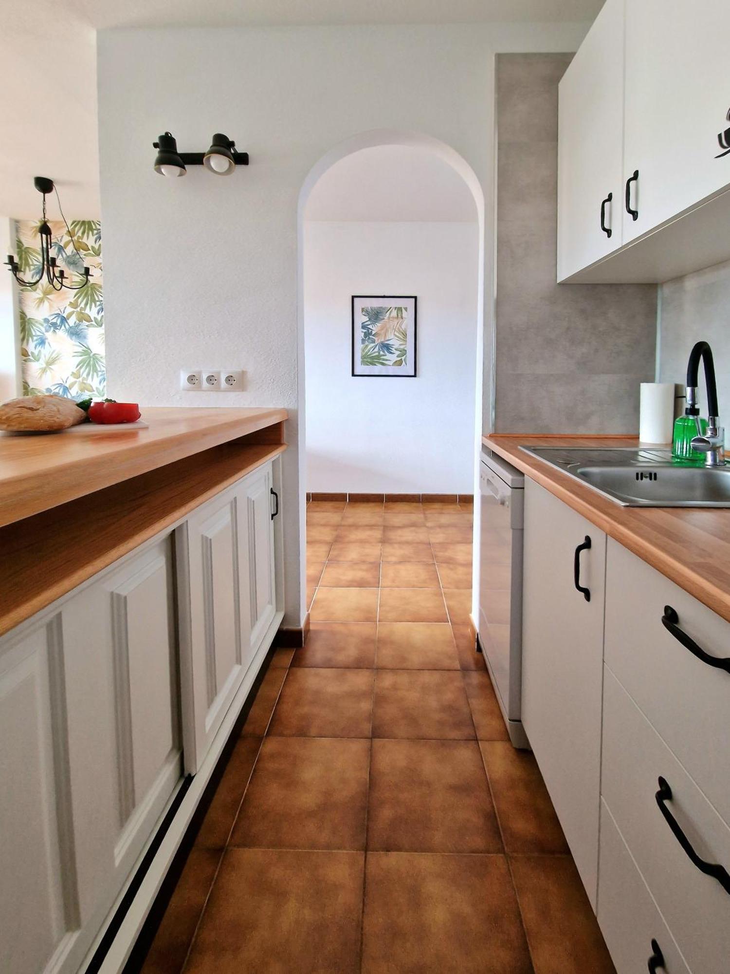 Strelitzia - Ocean View & Heated Pool Apartment San Miguel de Abona