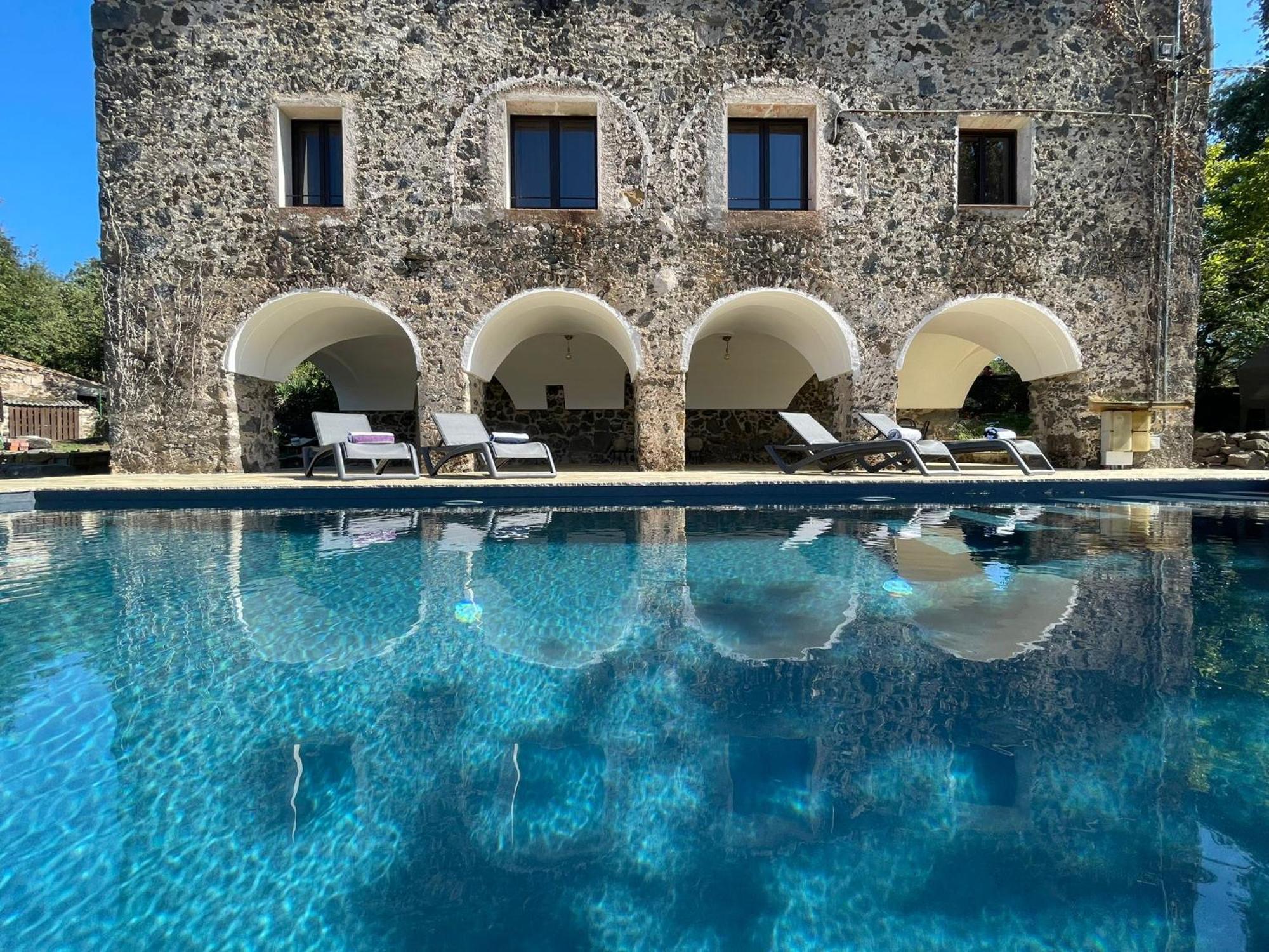 Mas Puig De Baix With Private Pool And Gardens Olot