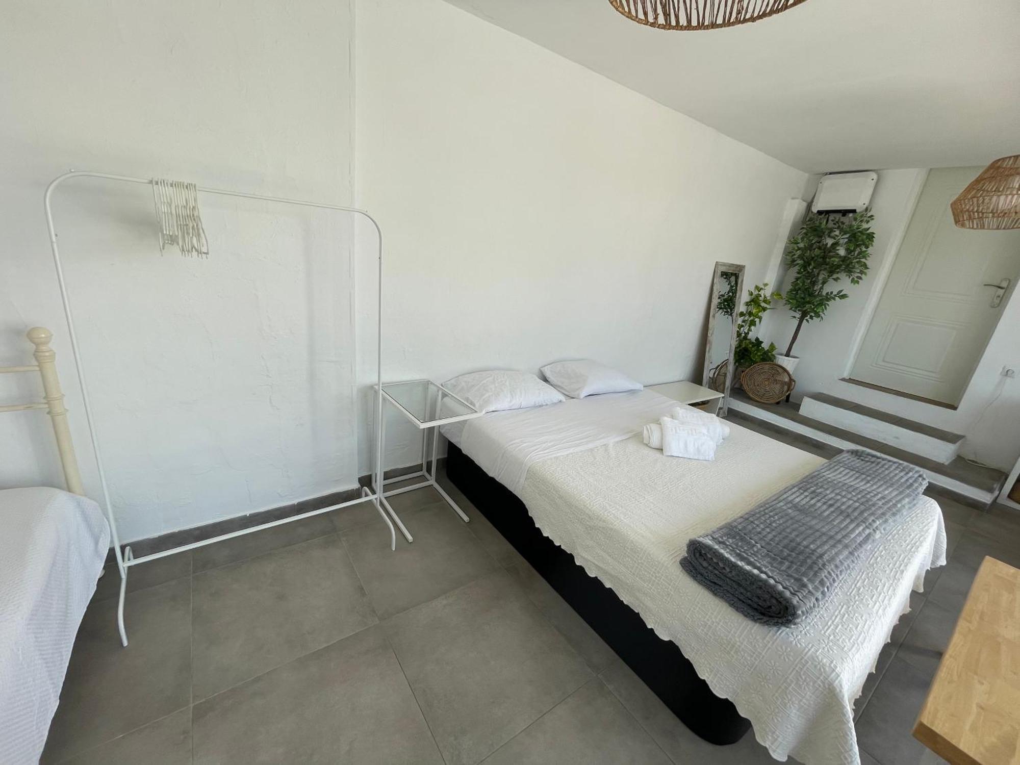 Homestay Mediterranean House - Privadas En Casa Compartida *