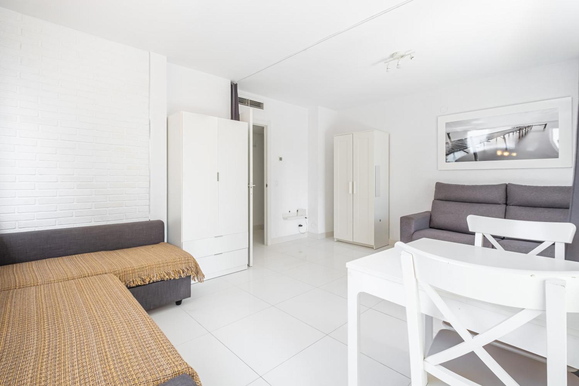 Carlos V 3-a Levante Apartment *