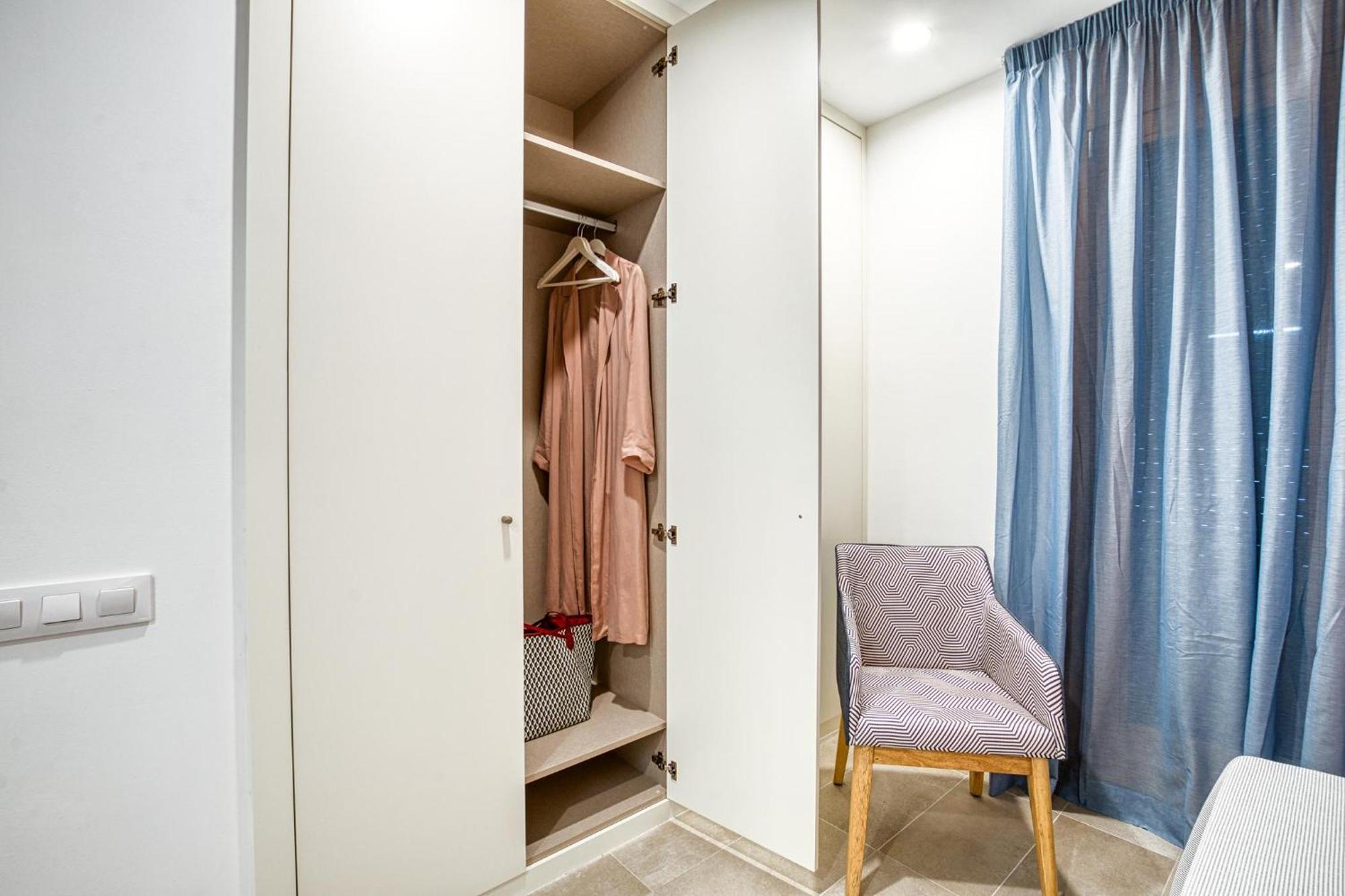 Apartment Chic! By Alegria Cambrils