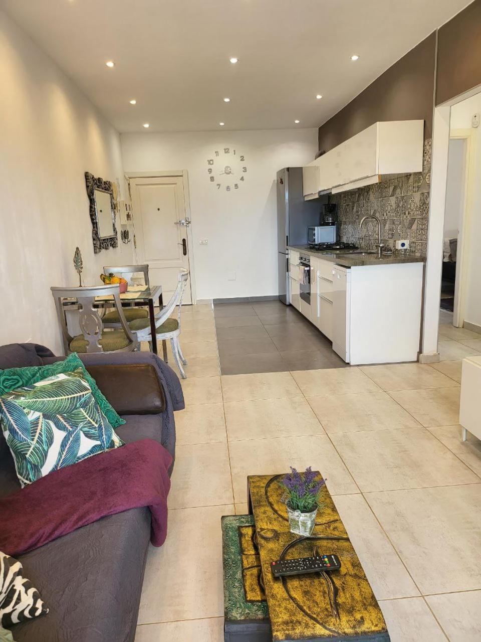 Apartment Cosy 2 Bedroom Near Sea