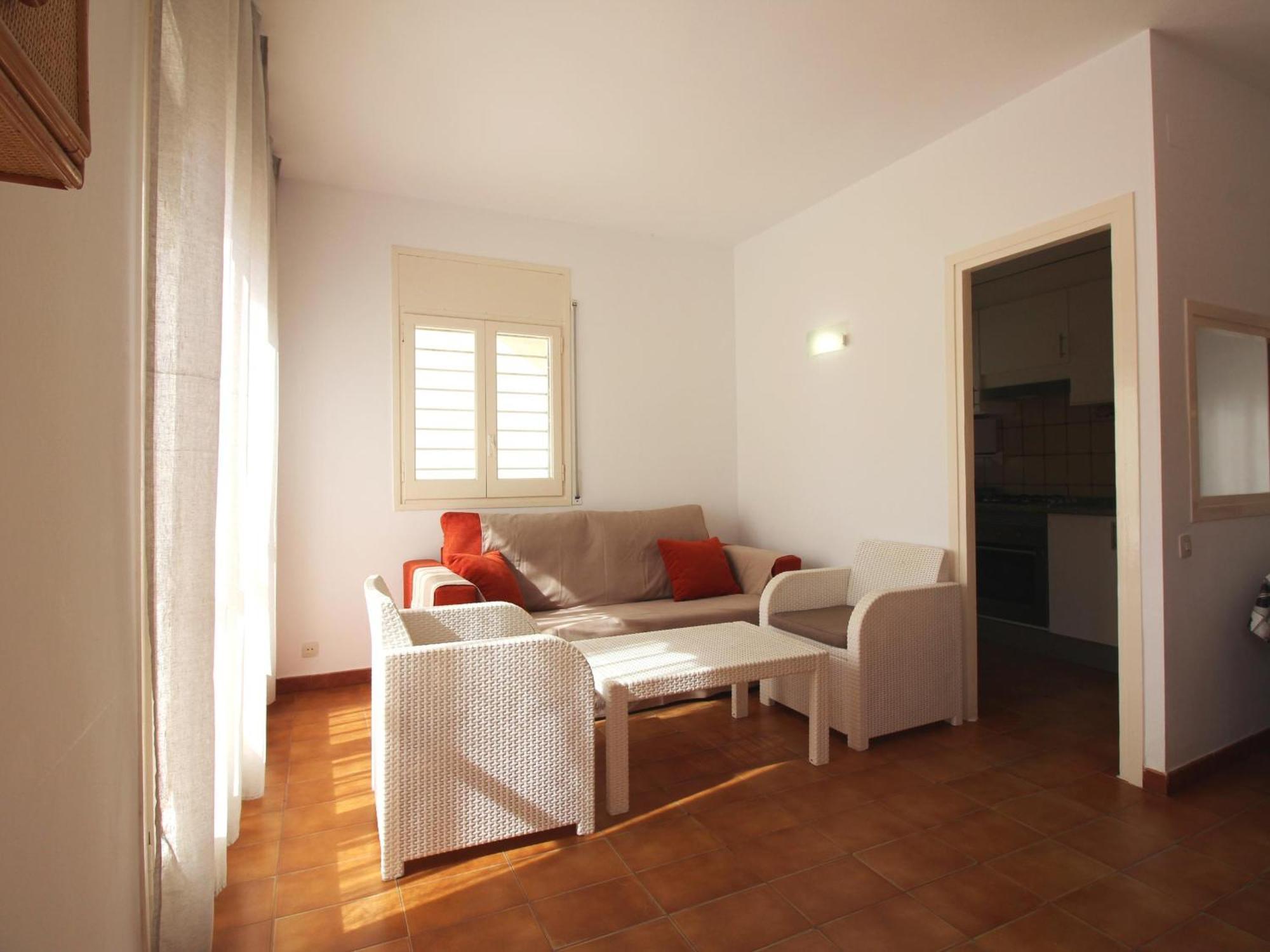 Apartamento En El Port De La Selva: Planta Baja, Terraza Y Wifi A Metros De La Playa - Es-228-52