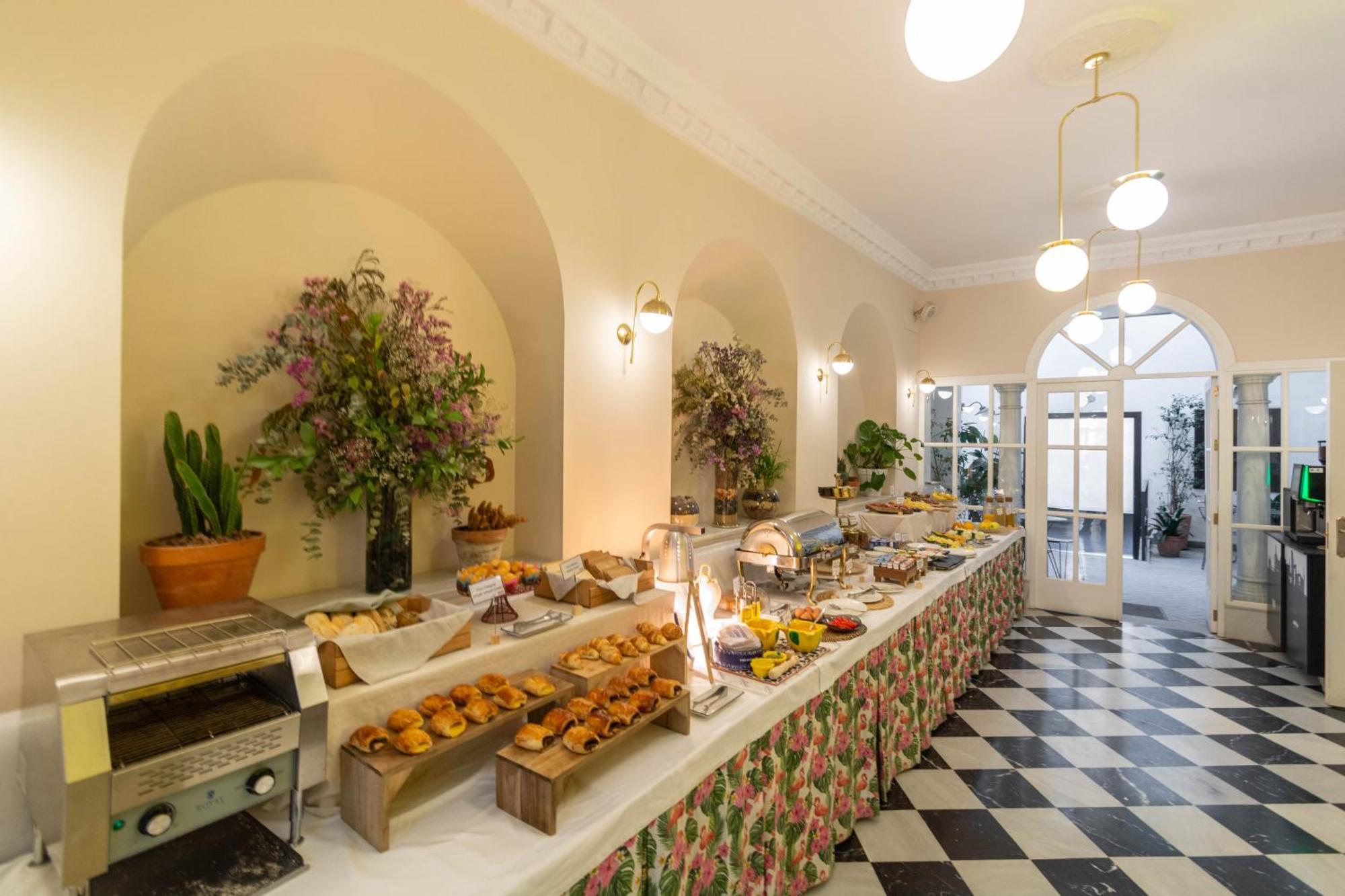 Boutique Elvira Plaza Hotel