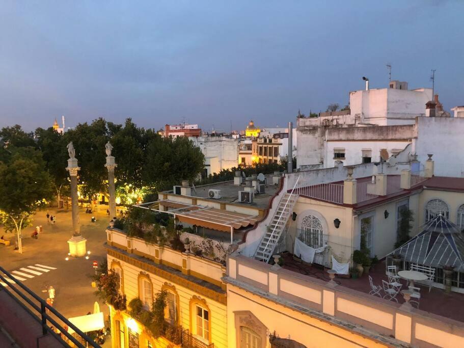 La Casa Roja: Luminoso ático Con Vistas Apartamento Sevilla