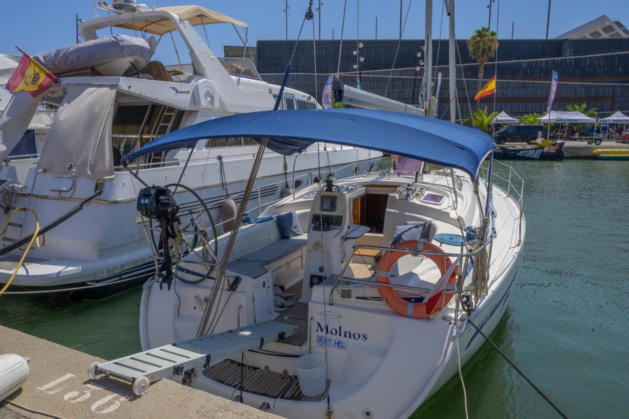 Botel Boat Barcelona