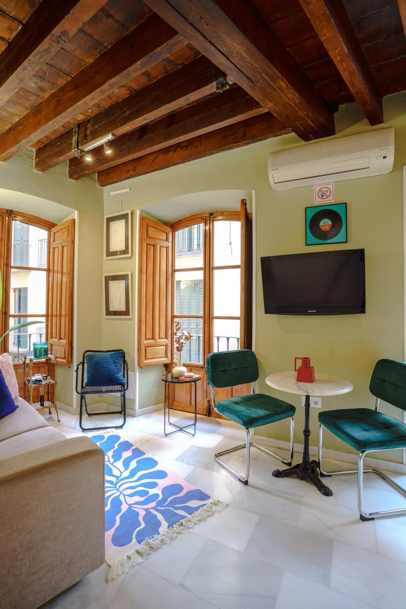 Aile - Hostatel Apartment *