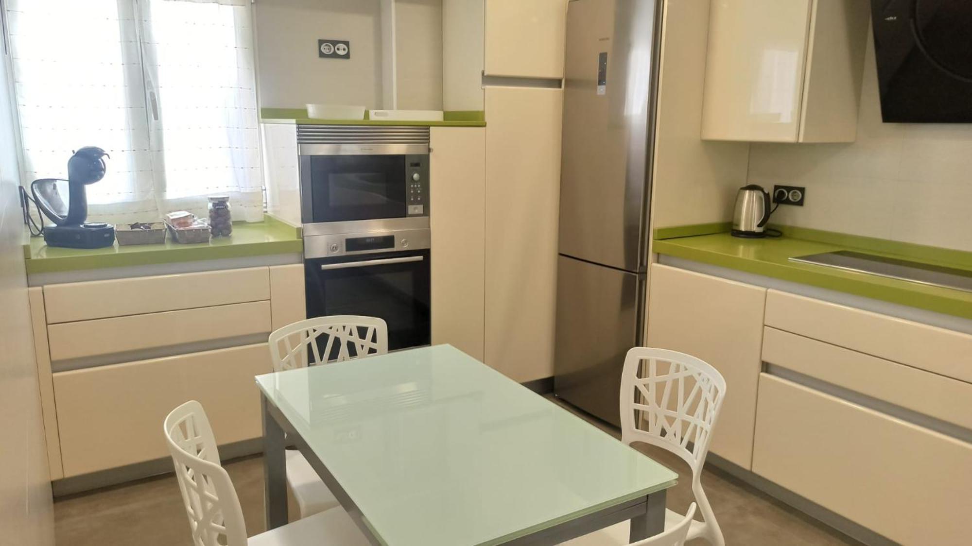 Apartment Ohana, Apartamento-parking Privado Gratis-centrico-wifi-ascensor-sin Cuestas-82m2 *