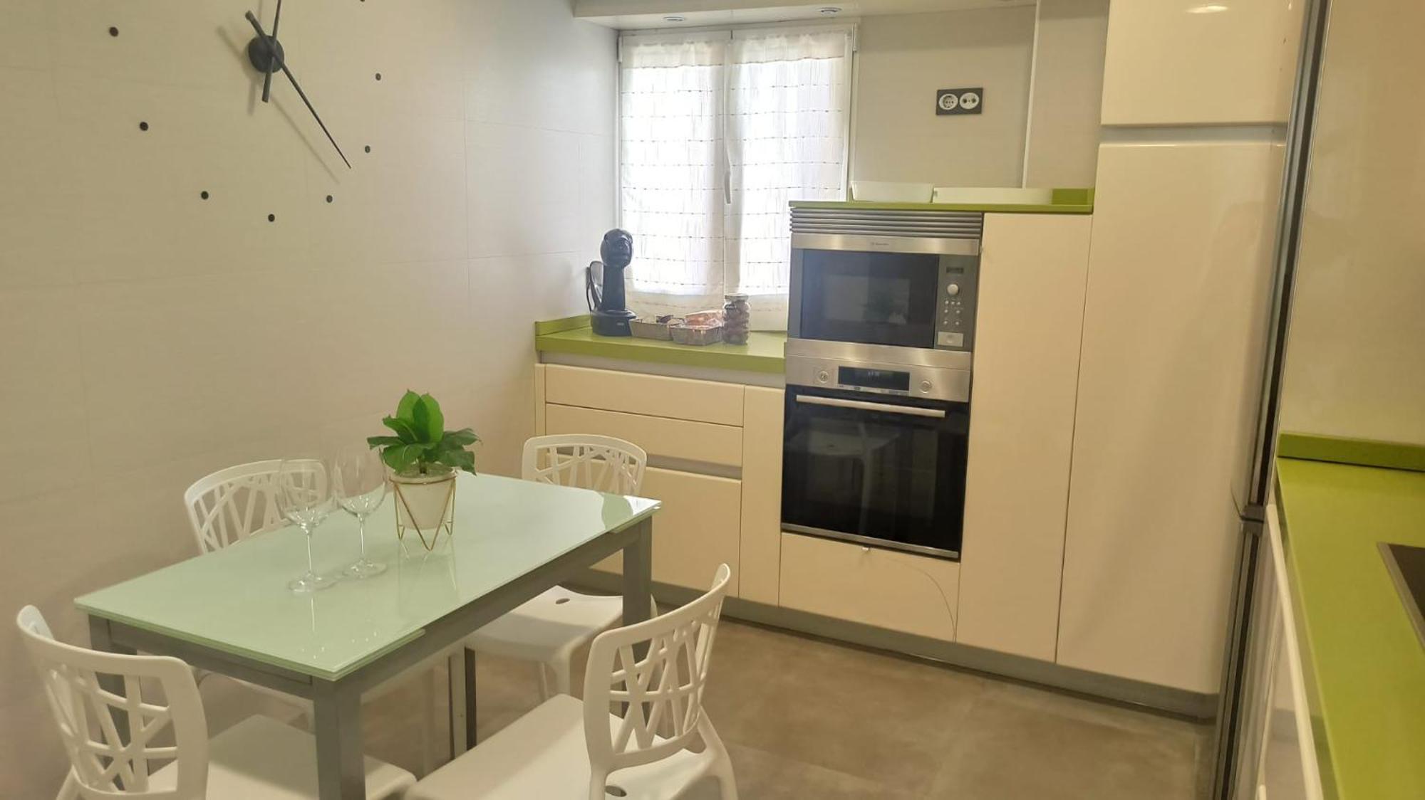 Ohana, Apartamento-parking Privado Gratis-centrico-wifi-ascensor-sin Cuestas-82m2 * Bermeo
