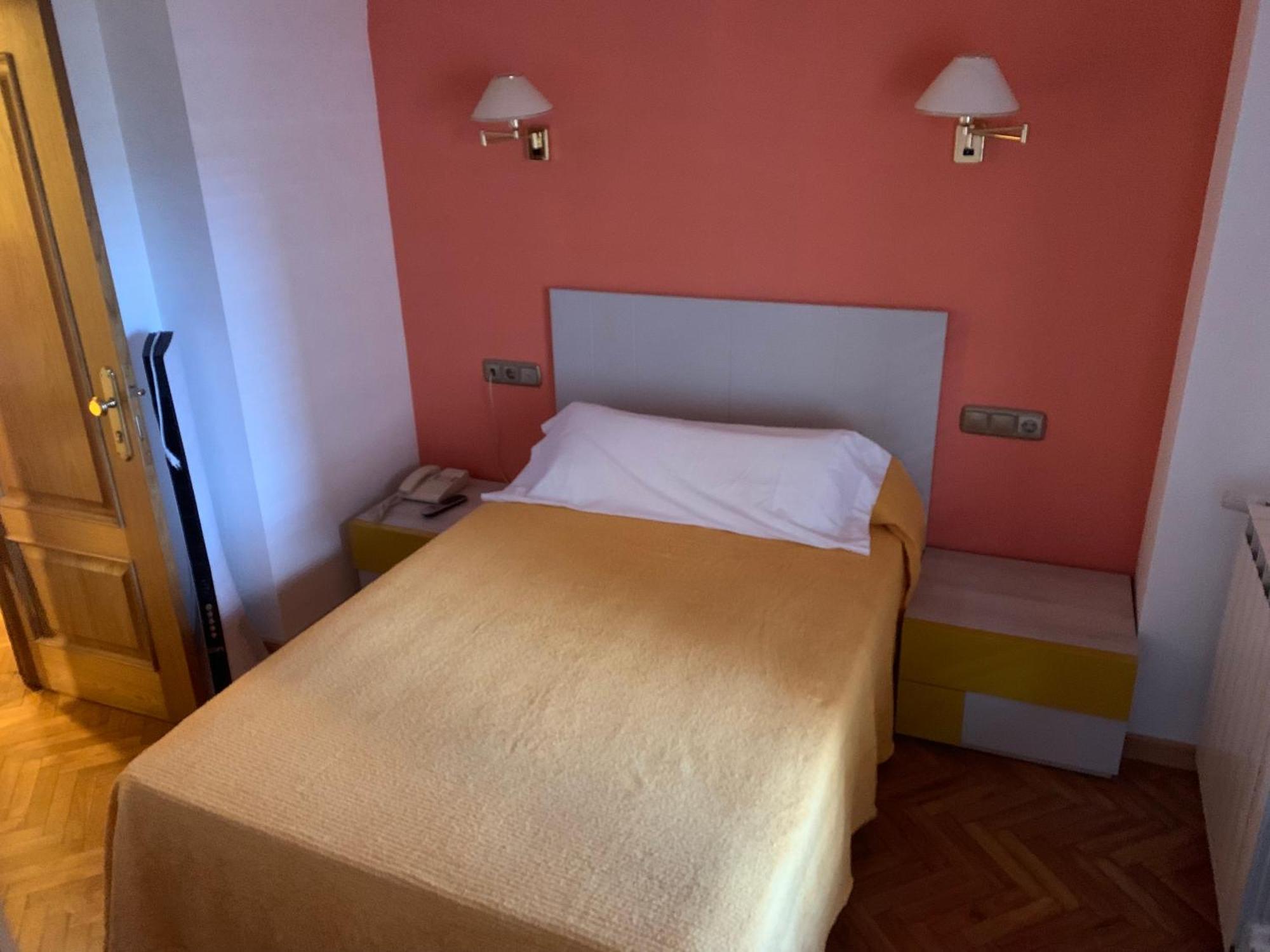A Nieu Hotel