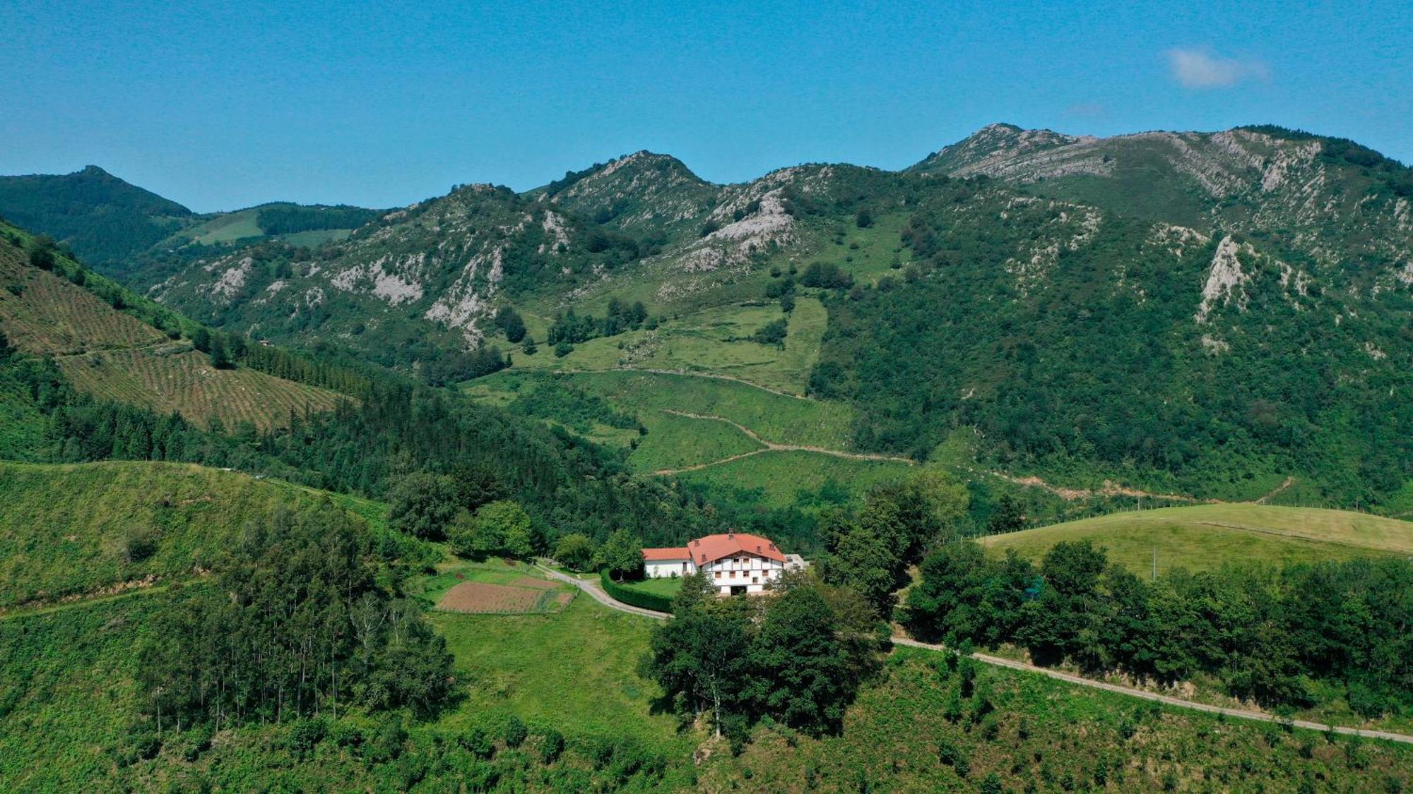 Ondarbaso Rurales Apartment *