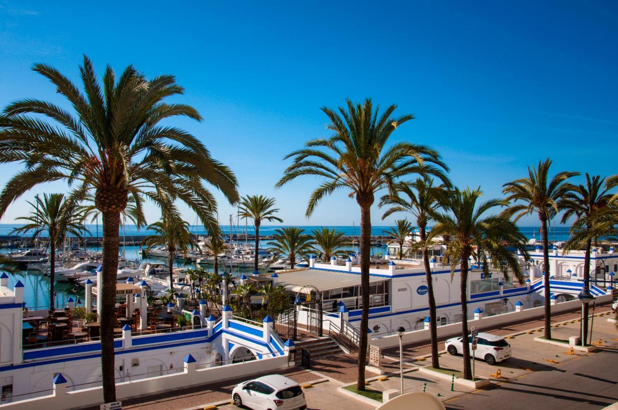 Palmeras Puerto Paraiso Apartment Estepona