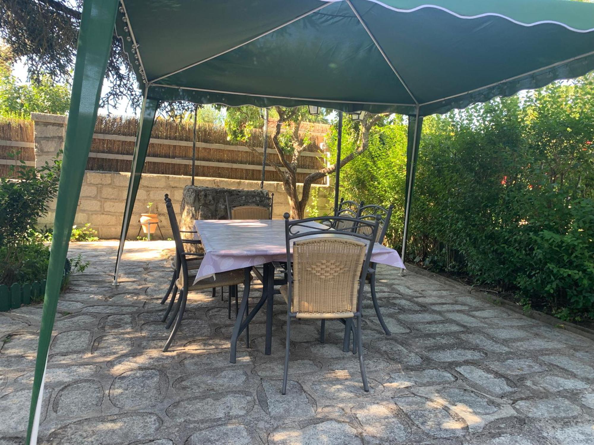 Casa Rural A Una Hora De Madrid Holiday home Herradon de Pinares