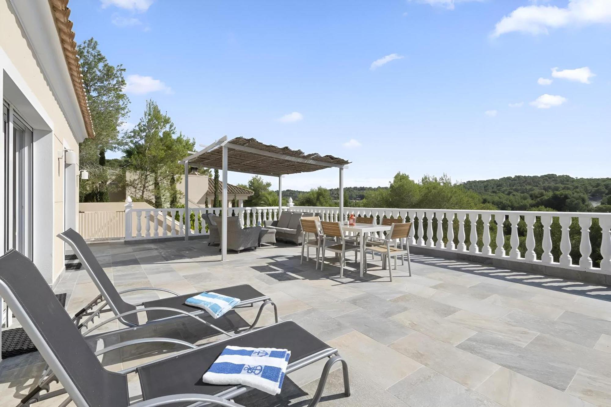 Kip, Private Pool & Jacuzzi Surrounded By Nature * Pinar de Campoverde