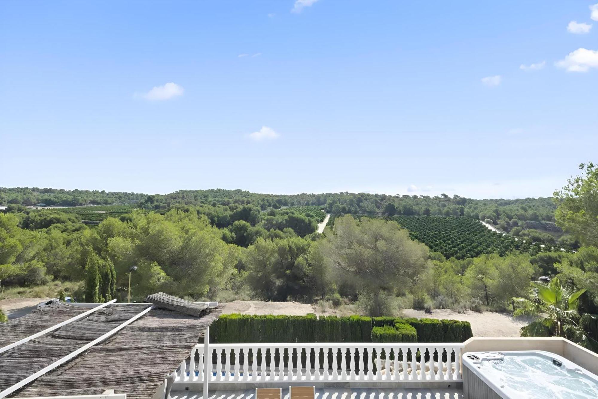 Kip, Private Pool & Jacuzzi Surrounded By Nature Pinar de Campoverde