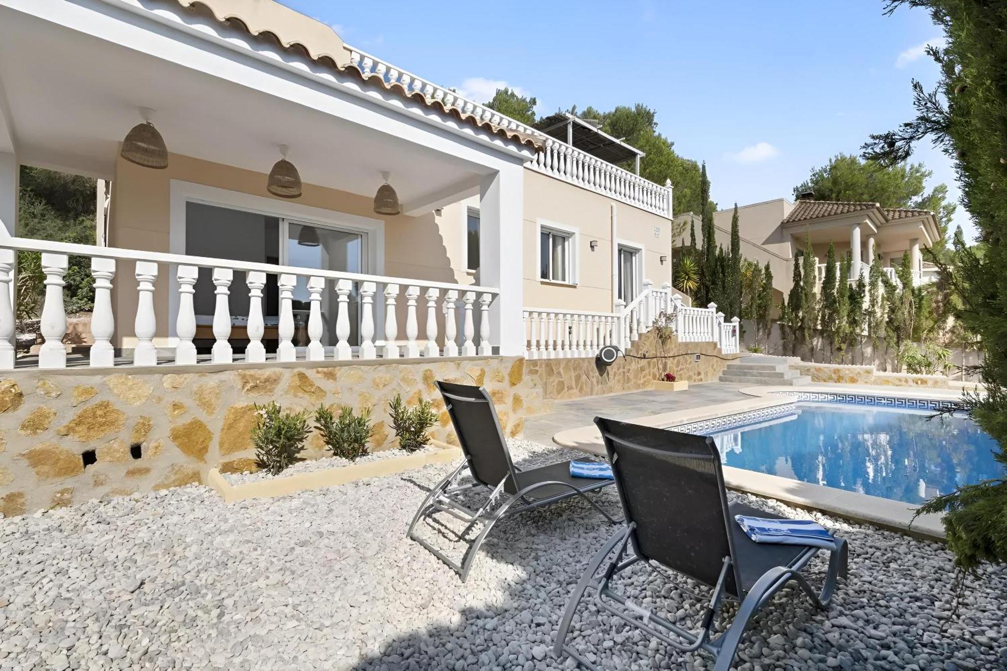 Kip, Private Pool & Jacuzzi Surrounded By Nature Pinar de Campoverde
