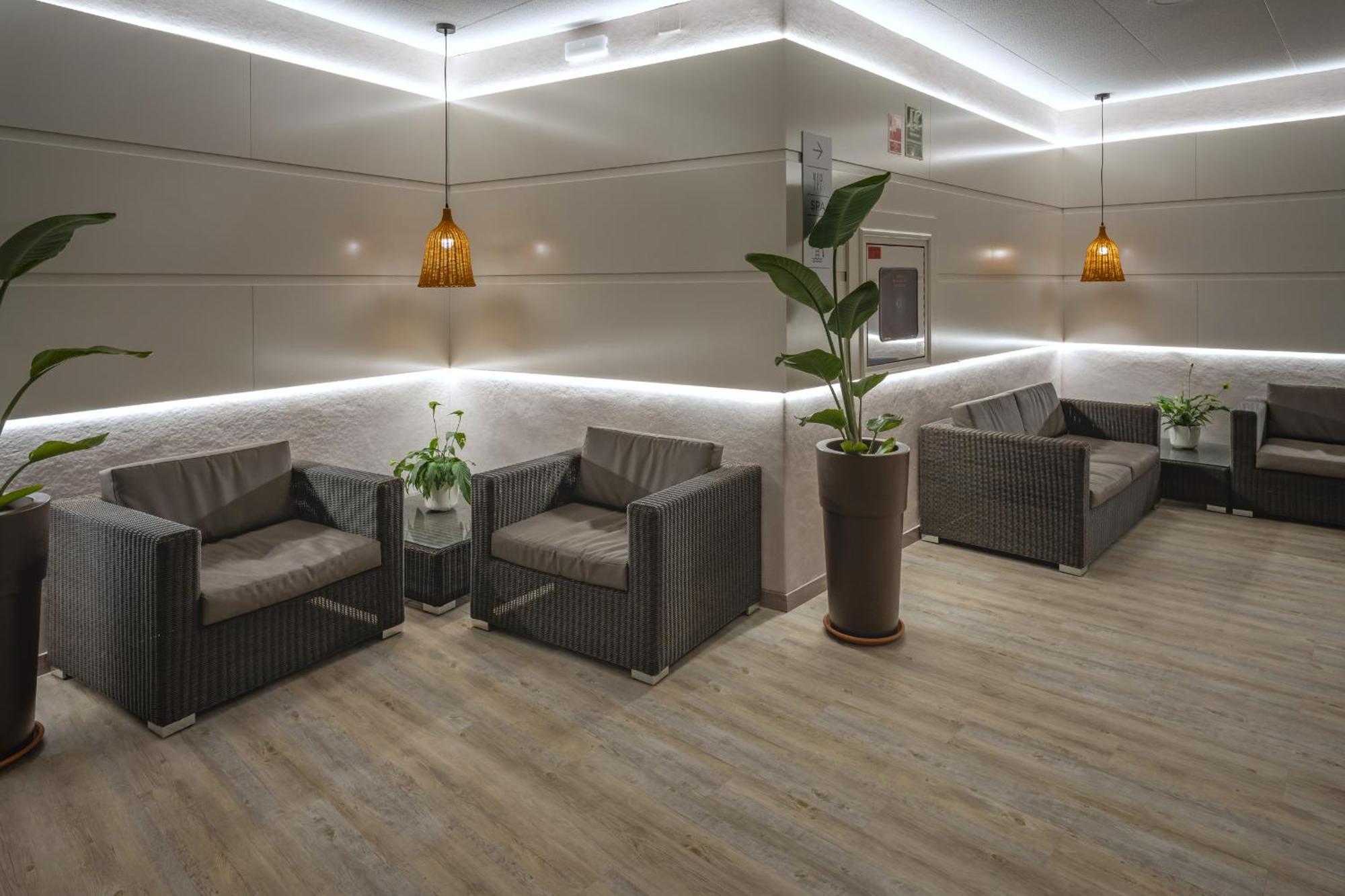 Ght Oasis Tossa &