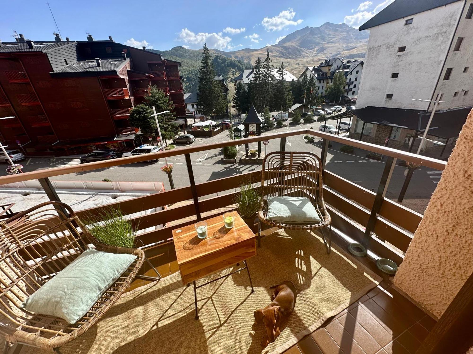 Apartamento Súper Céntrico, Con Vistas A Pistas Y Wifi *