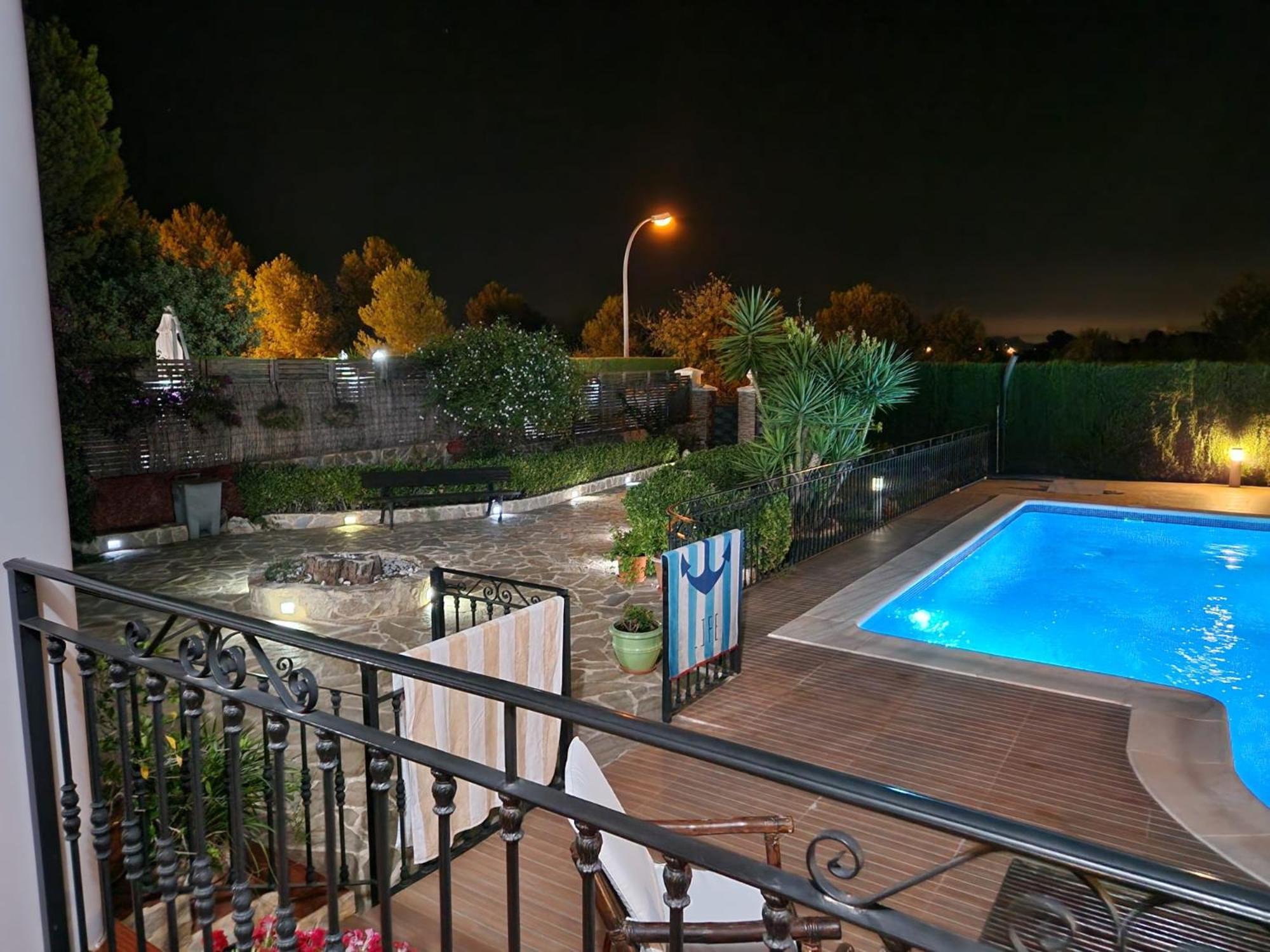 Con Piscina En