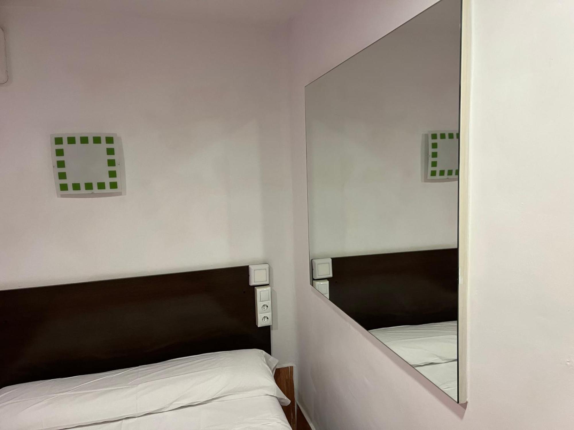 Vegas Guest house *