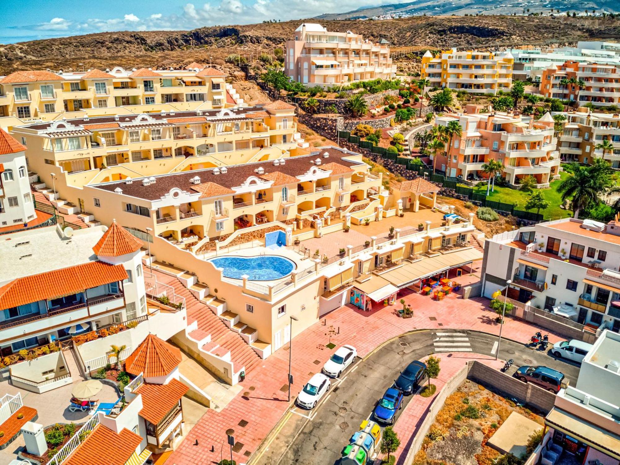 La Caleta Comfortable 3