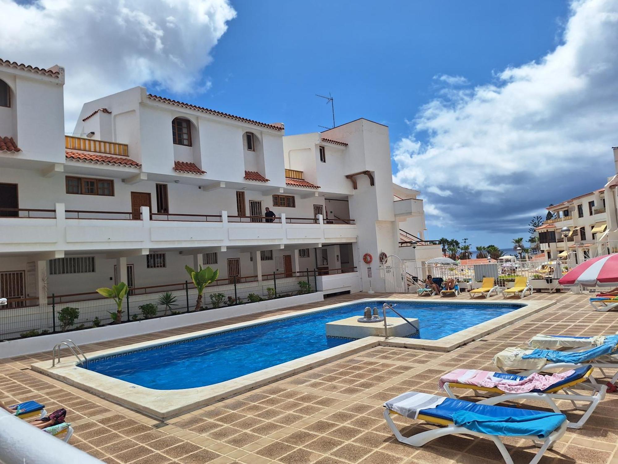 Apartamento Parque Margarita, Terraza Vista Piscina Los Cristianos (Tenerife)