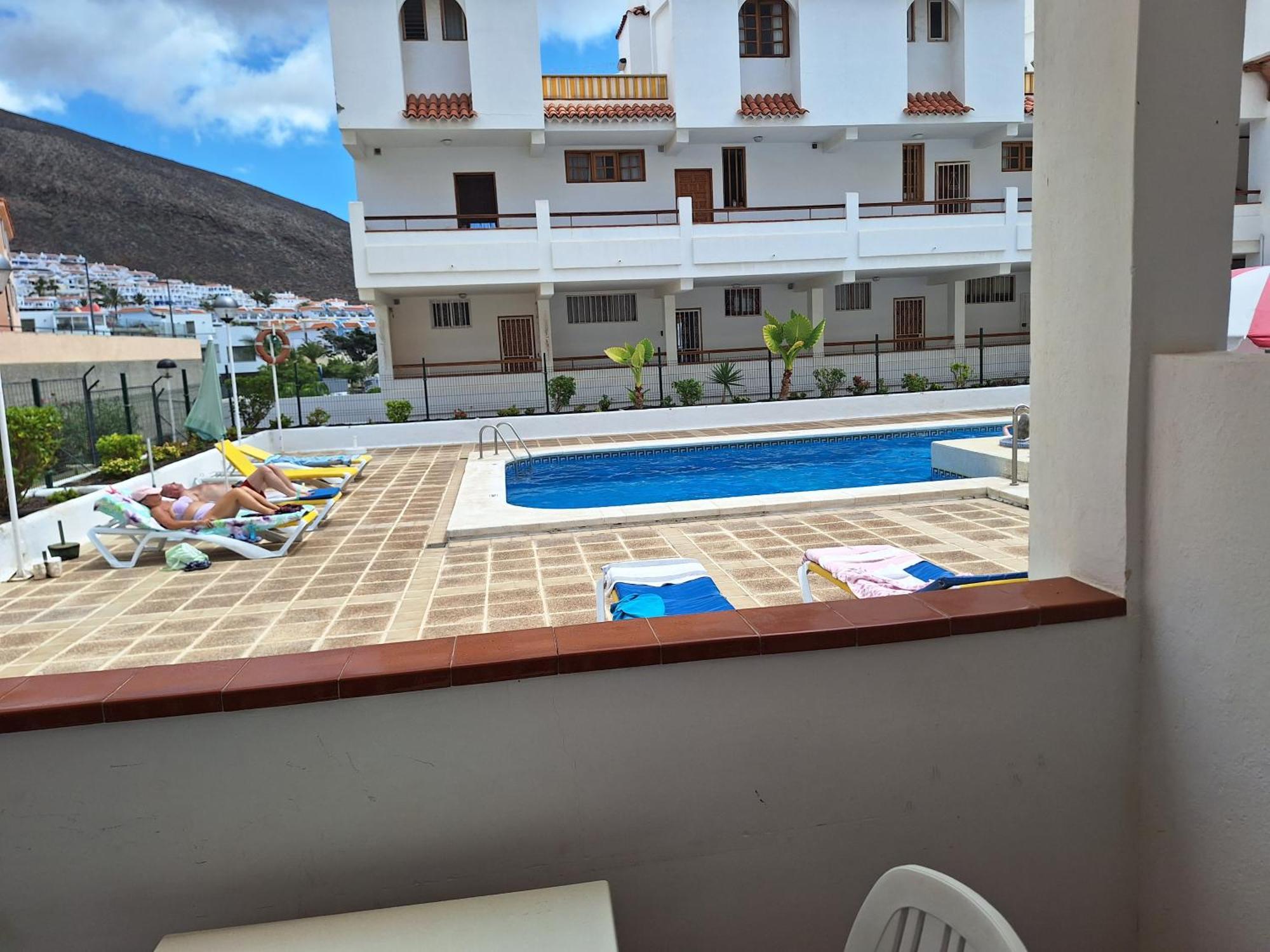 Parque Margarita, Terraza Vista Piscina *