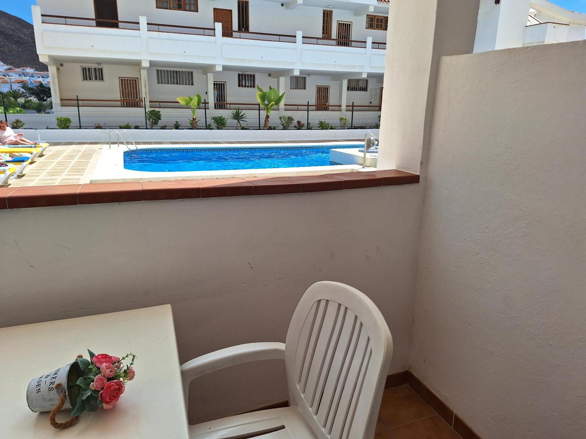 Apartamento Parque Margarita, Terraza Vista Piscina Los Cristianos (Tenerife)