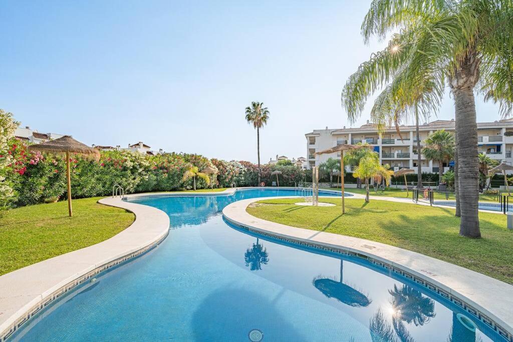 Flat -puerto Banus -6 A 8 Persons-pool-parking Apartamento